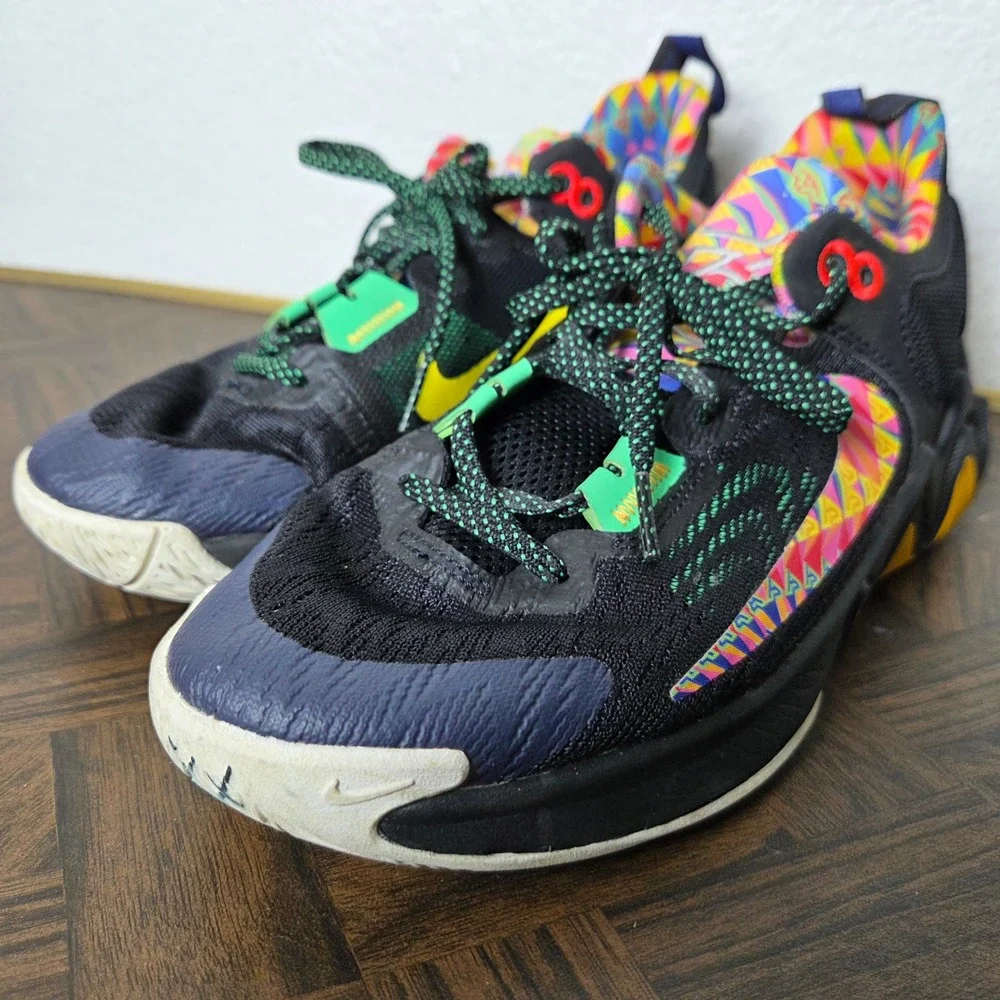 Nike Giannis Immortality 2 Youth‎ 5.5 Basketball Shoes Black & Neon multicolor